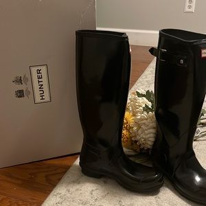 Women tall original hunter boots glossy size 5 smoke free home and it crease